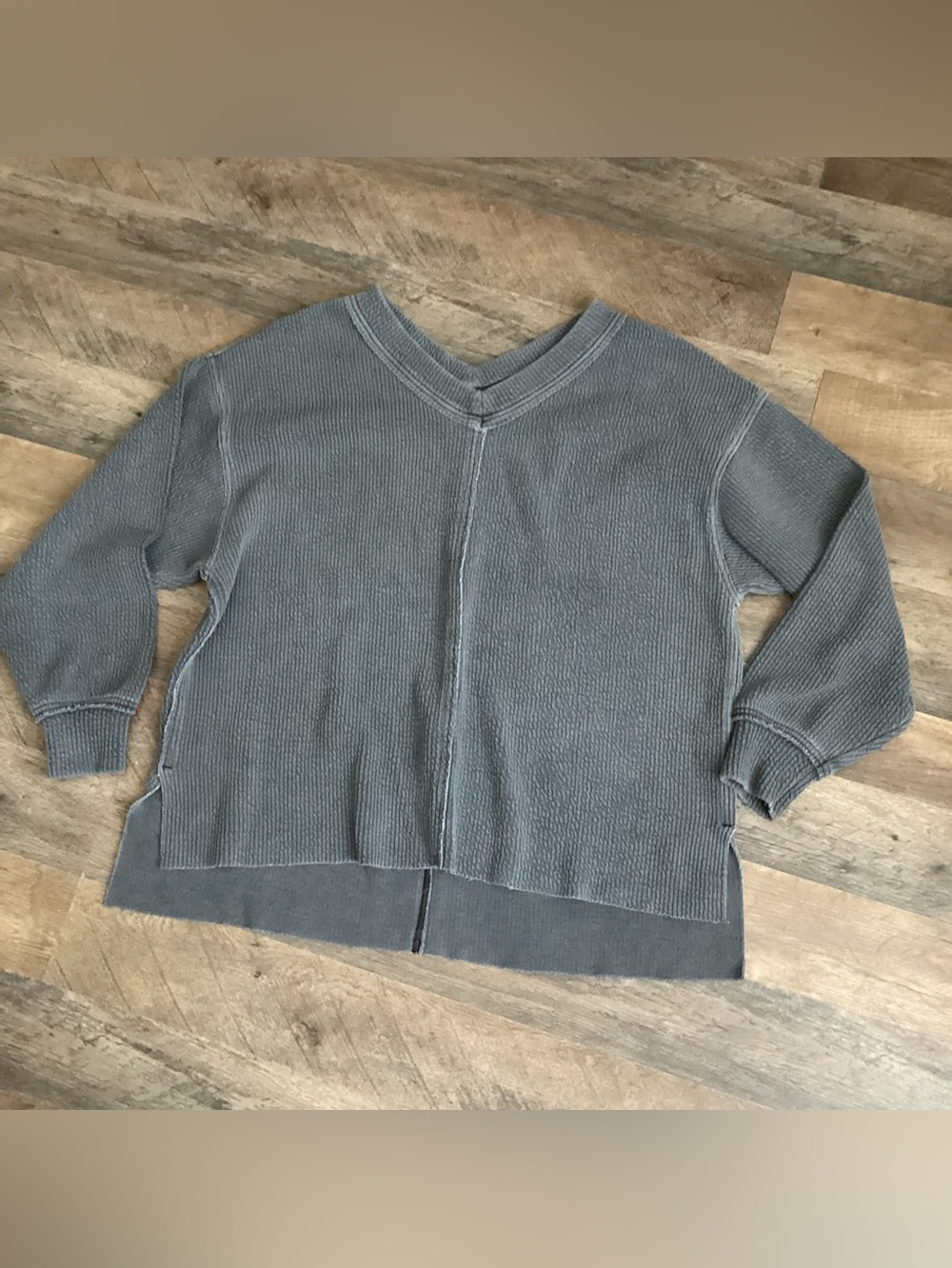 aerie Gray V-Neck Lightweight Knit Sweater